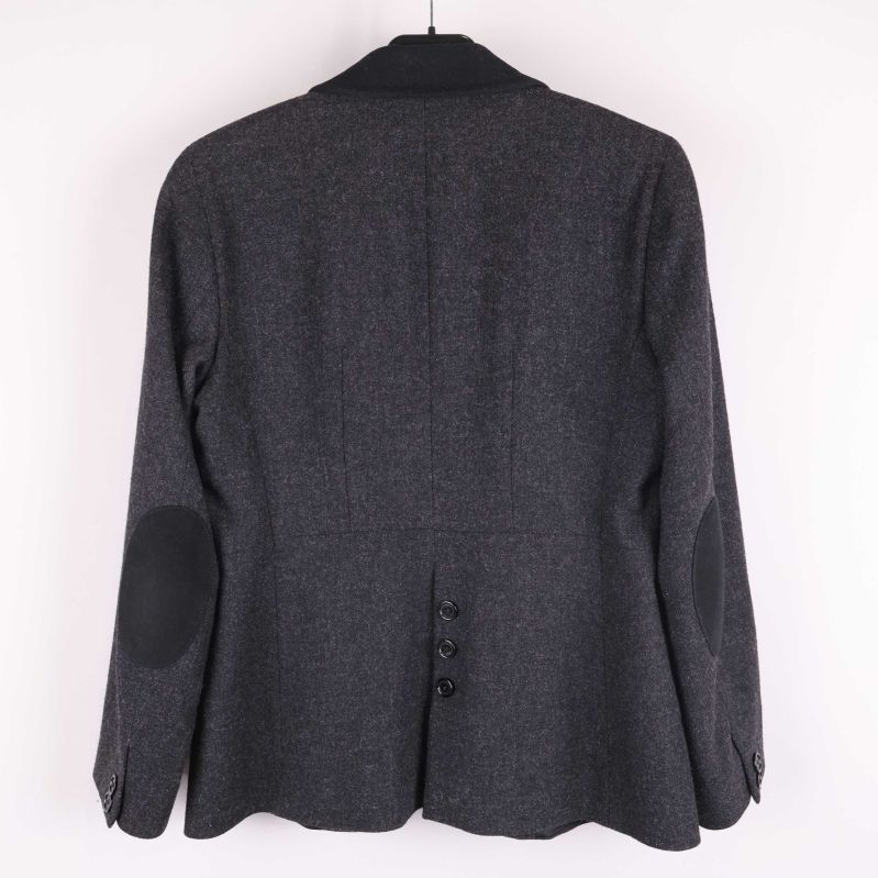 Kavaj bakifrån med knappar