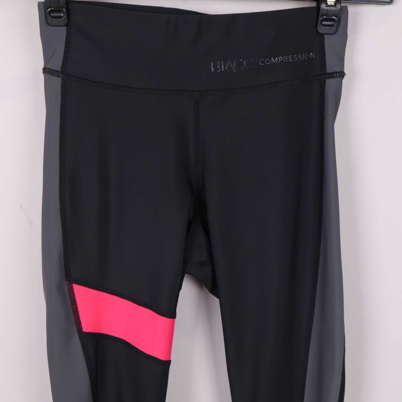 Detaljbild av midja och färgblock