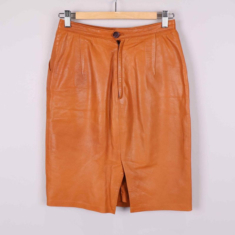 Kjolens bakdel och detalj