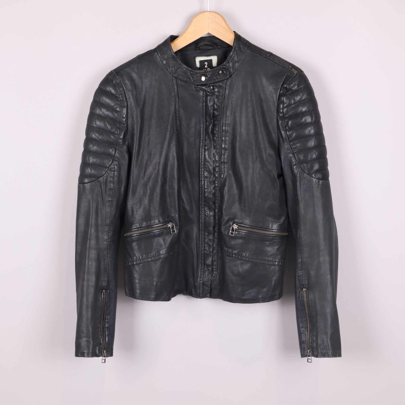 Framsida med markerade axlar