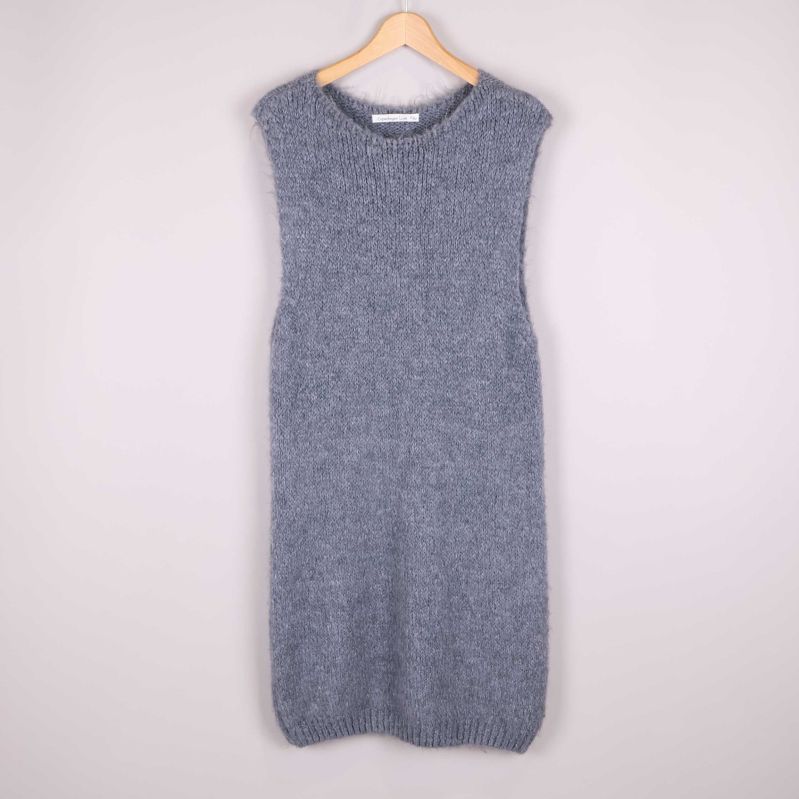 Stickad väst helhetsbild fram