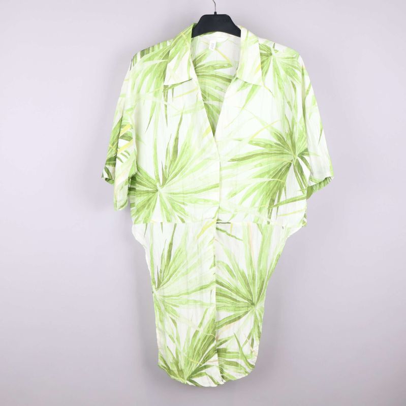 Fullängdsbild av blusen