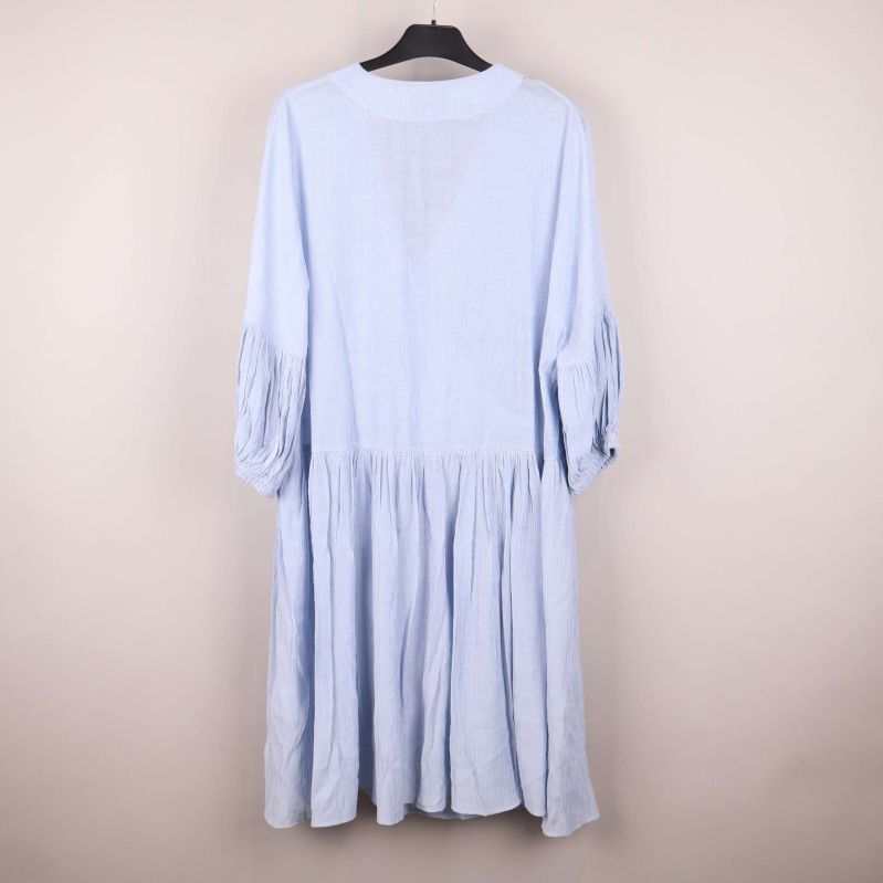 Baksida av klänning