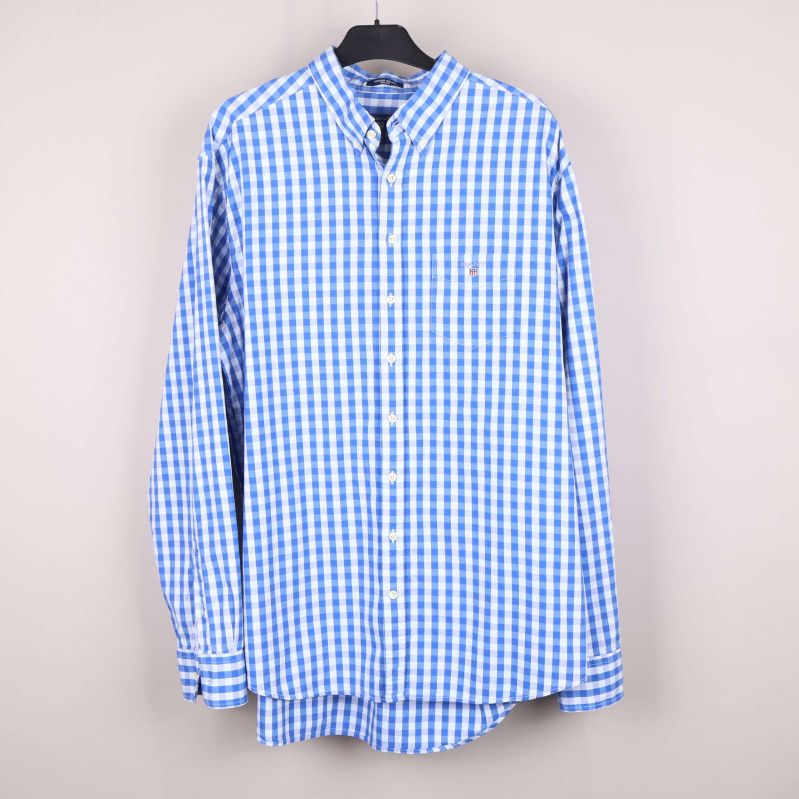 Framsida av skjortan