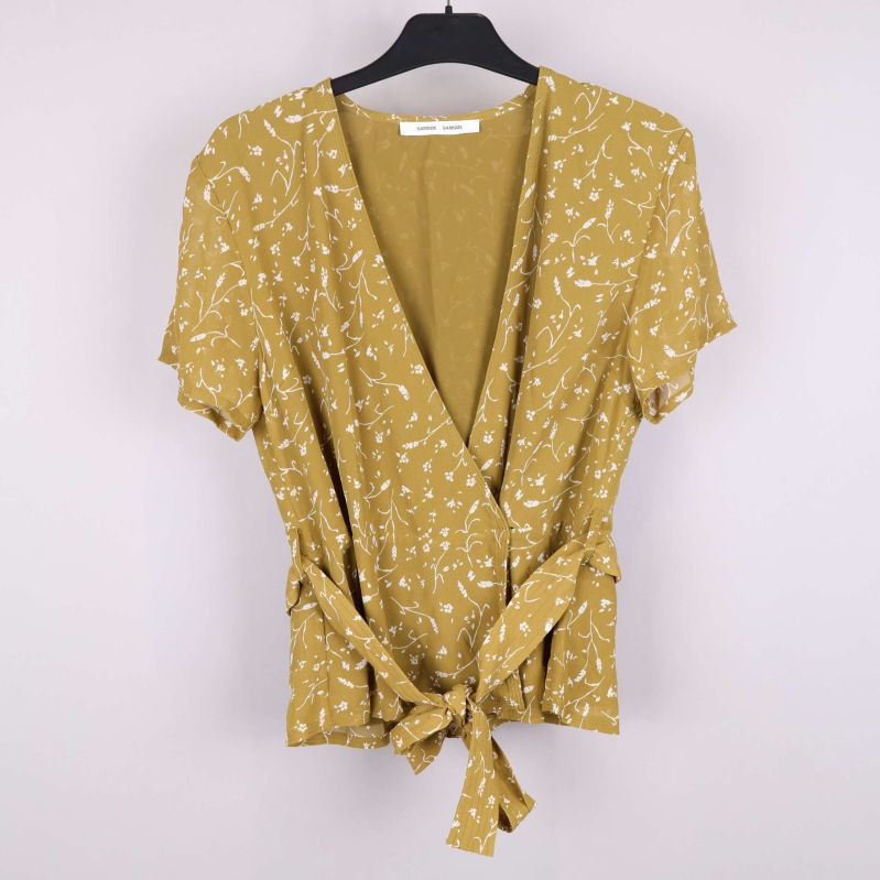 Olivgrön blus med knytband