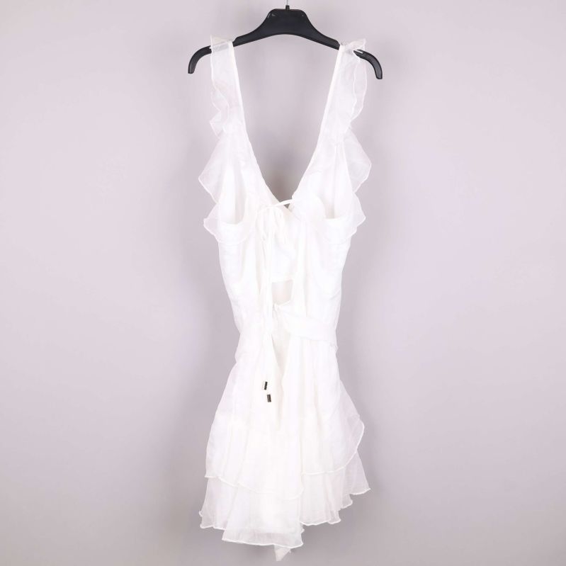 Knytband på baksidan