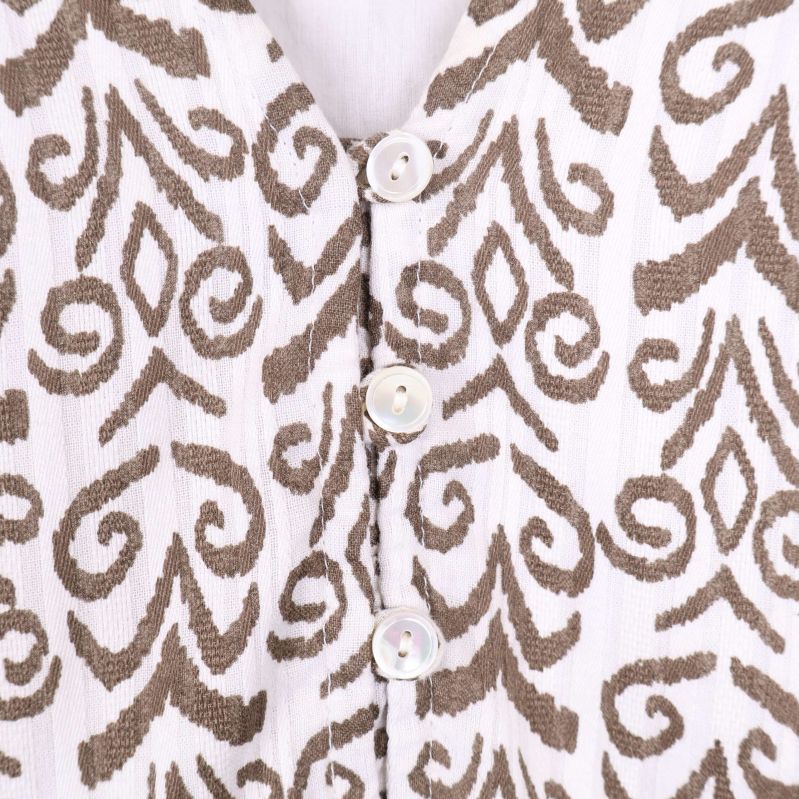 Knappstängning i närbild