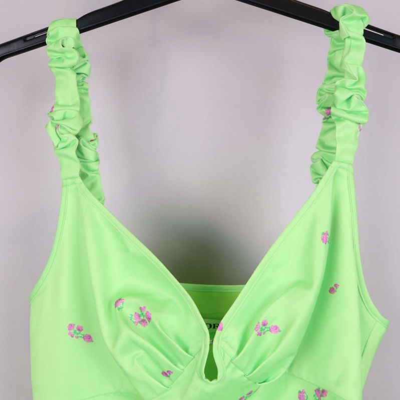 Rynkade axelband i närbild