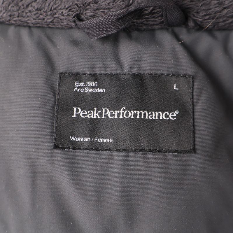 Peak Performance etikett inuti jackan med storlek L