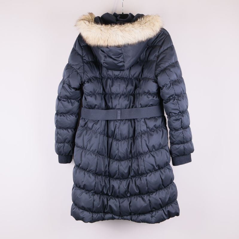 Jackans baksida med huva och fuskpäls