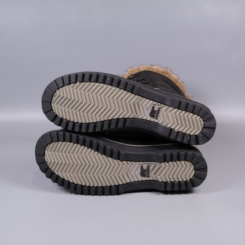 Kängornas undersida med grovmönstrad sula