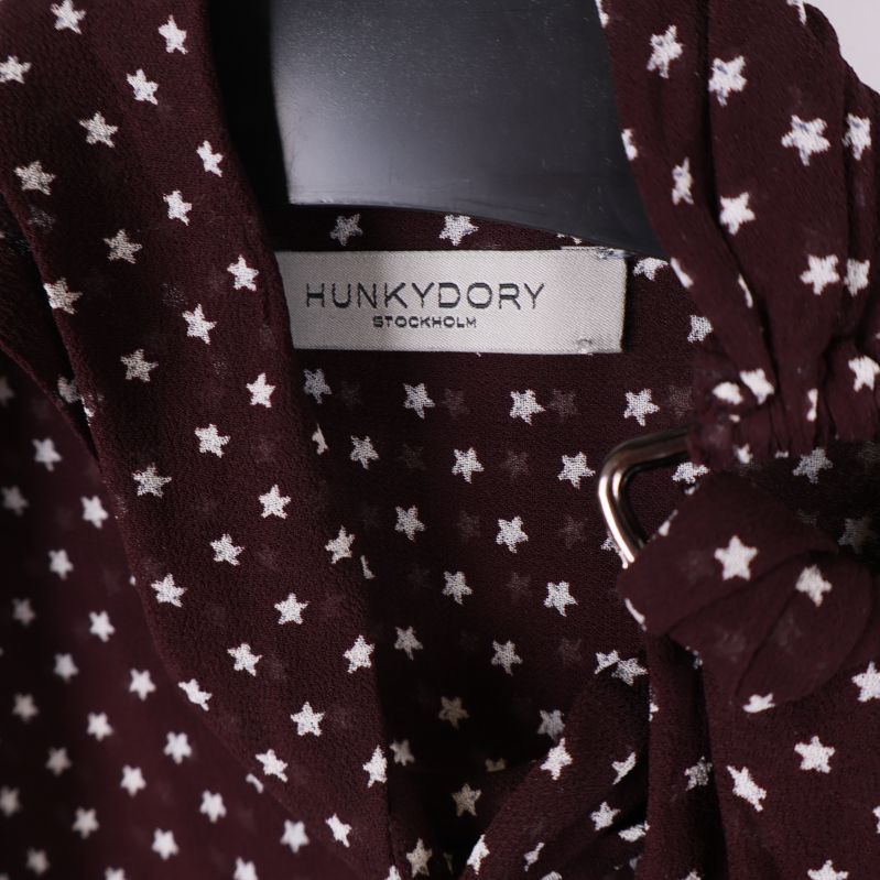 Närbild på Hunky Dory-märket med stjärnmönster