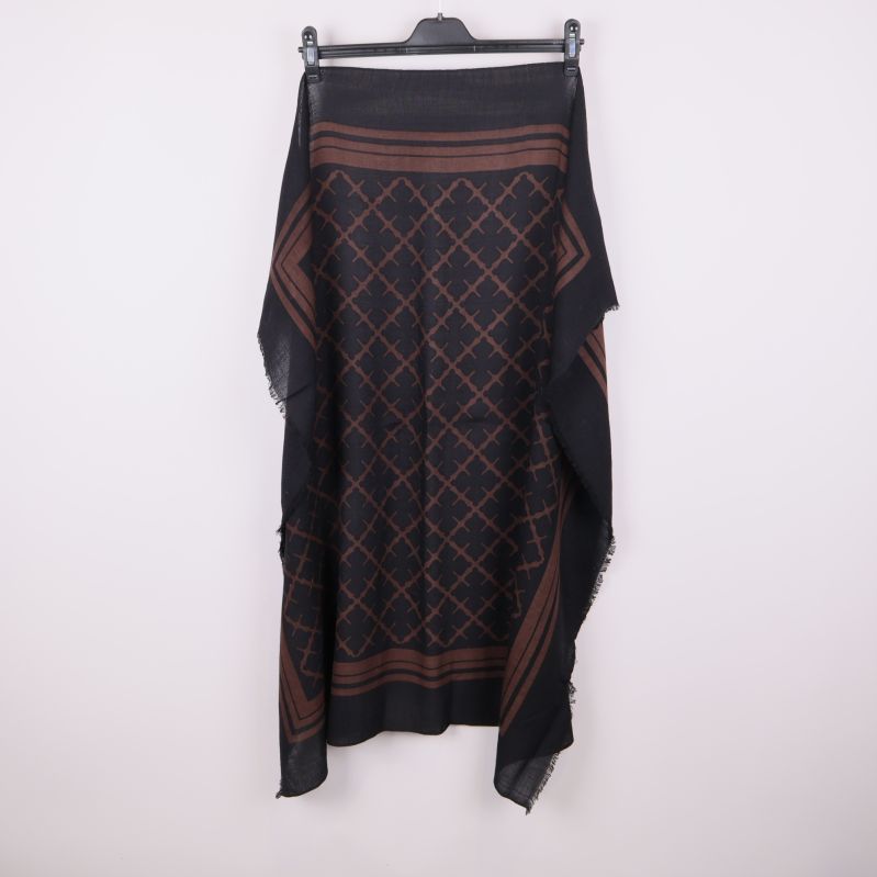 Upphängd lång sjal med geometriskt brunt mönster