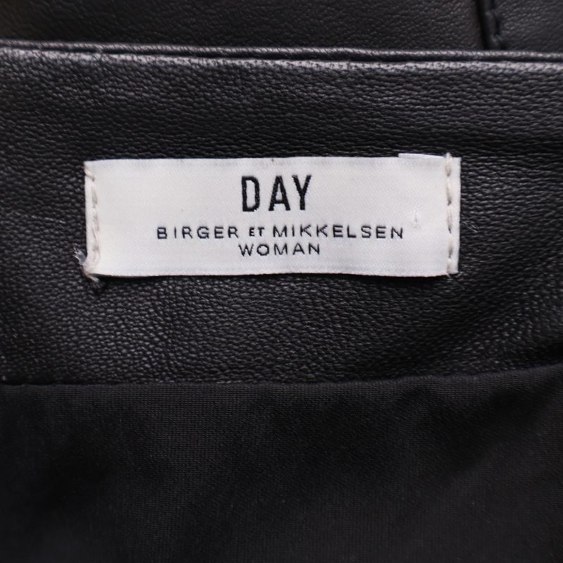 Närbild på DAY Birger et Mikkelsen etikett