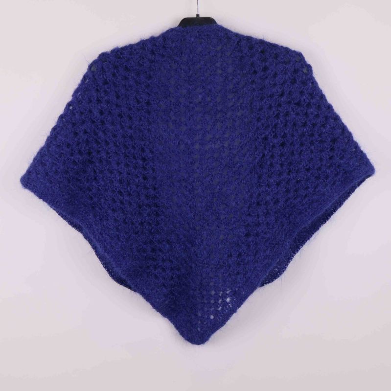 Stickad sjal bakifrån 