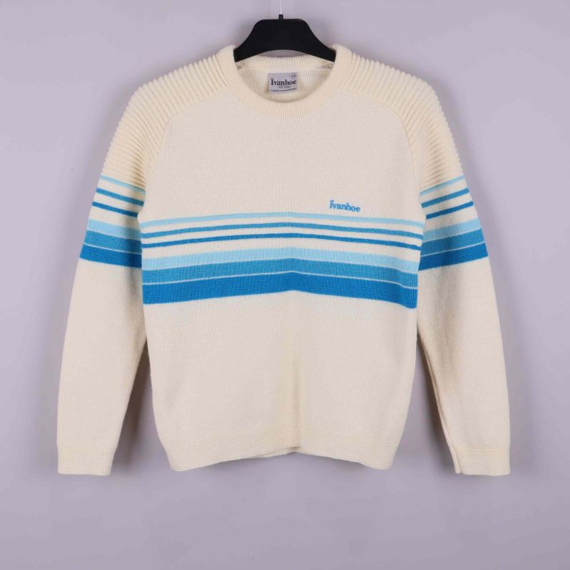 Stickad tröja med blå ränder framtill 