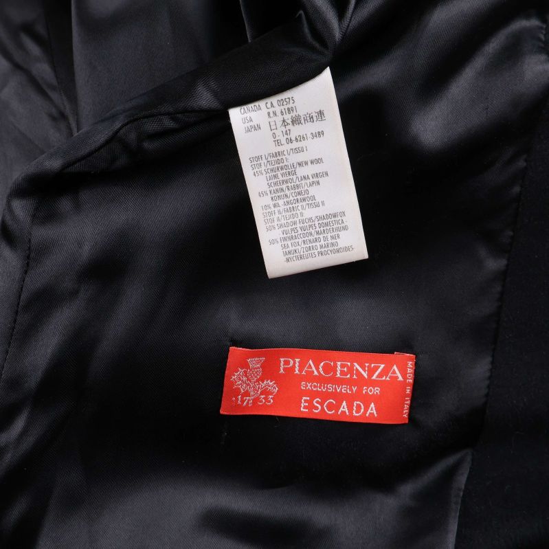 Etikett Piacenza exklusivt för Escada i kappan