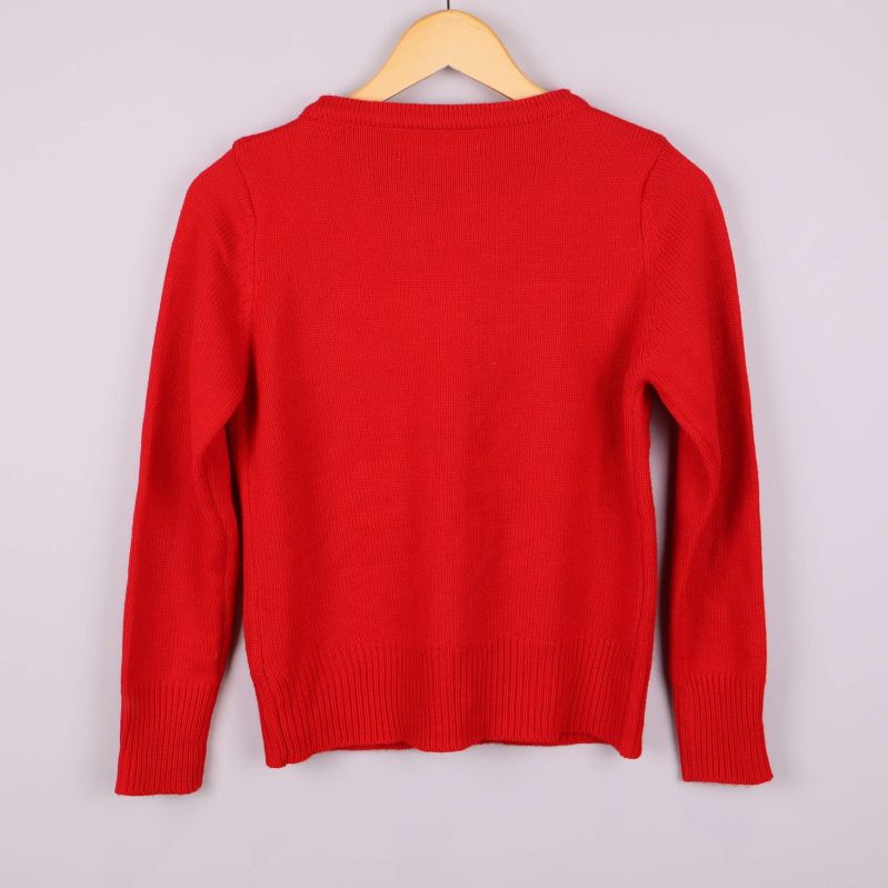 Baksidan av helt röd stickad kofta