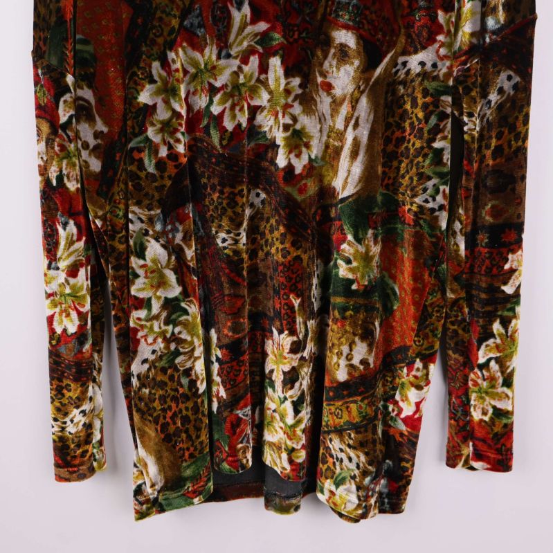 Närbild på nederdelen av tröjan