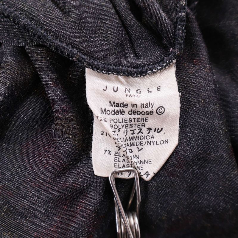 Materialetikett med sammansättning och tvättråd