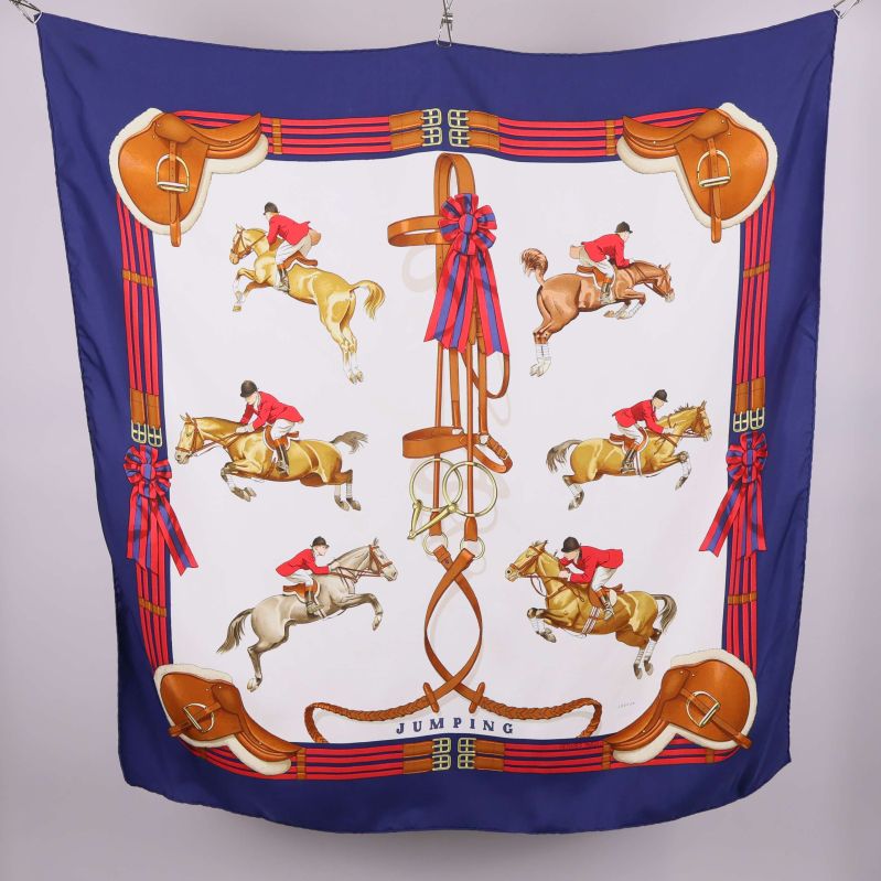 Scarf med ridtema, hästar och sadeldetaljer