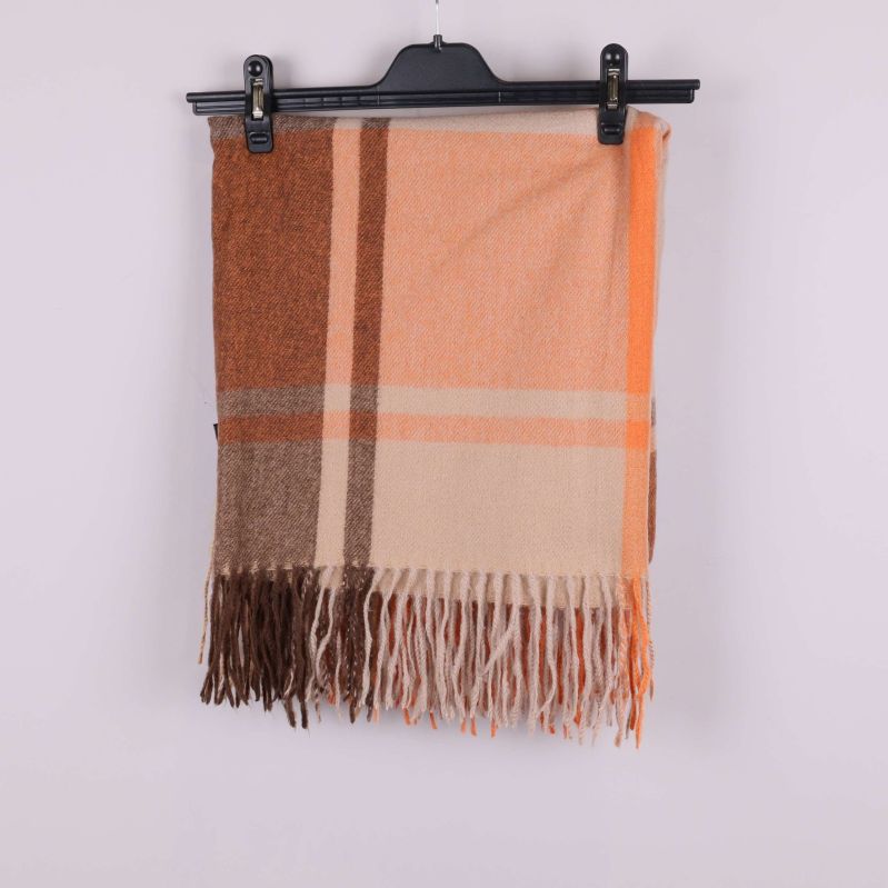 Halsduk med rutigt mönster och fransar, vikt