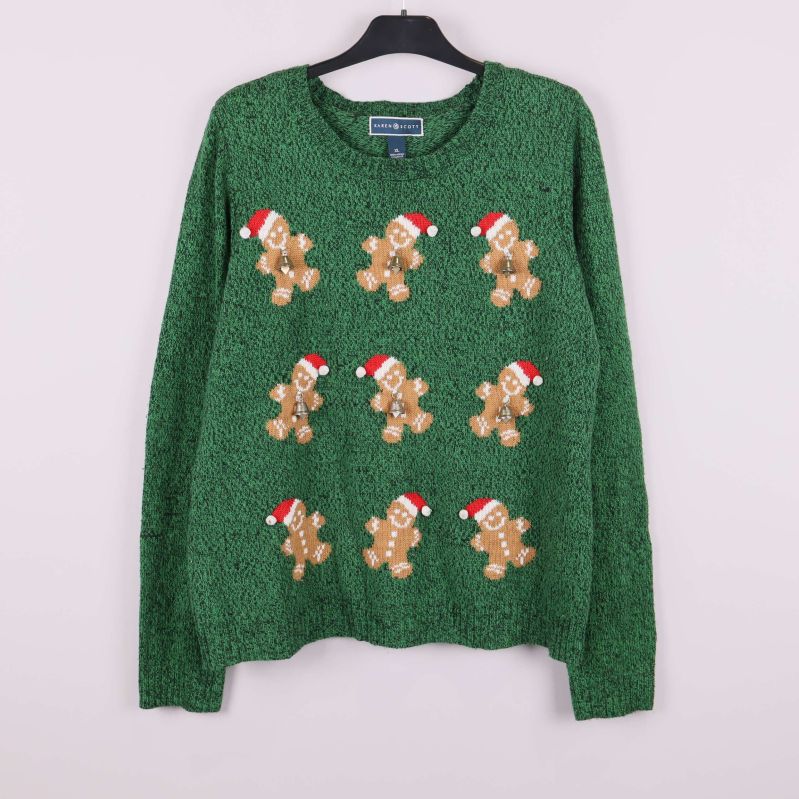 Grön jultröja med pepparkaksgubbar framifrån 