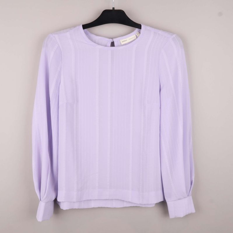Lila blus från framsidan
