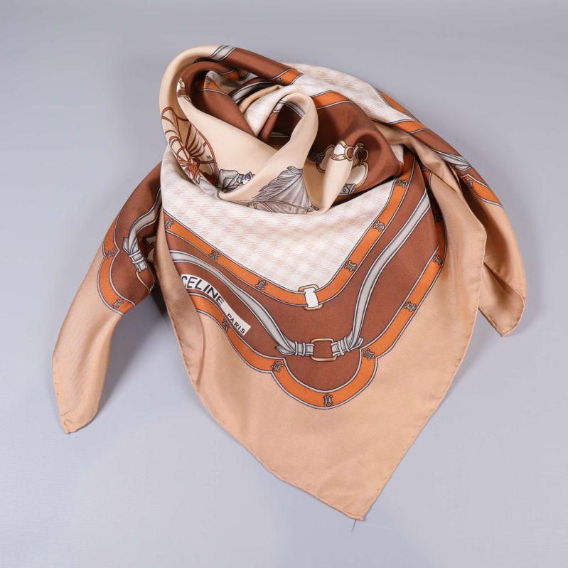 Bild på ihopvikt scarf