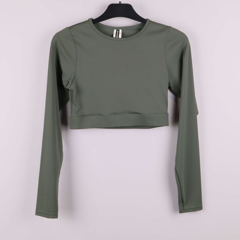 Grön långärmad cropped topp framifrån 