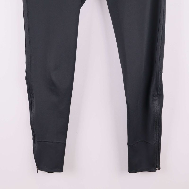 Benavslut på tights med dragkedjor