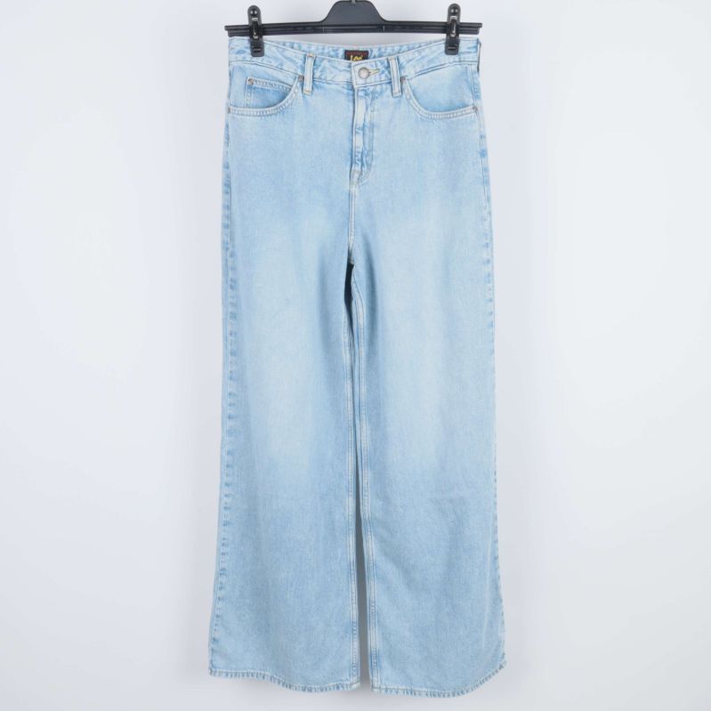 Framsida med knappdetaljer