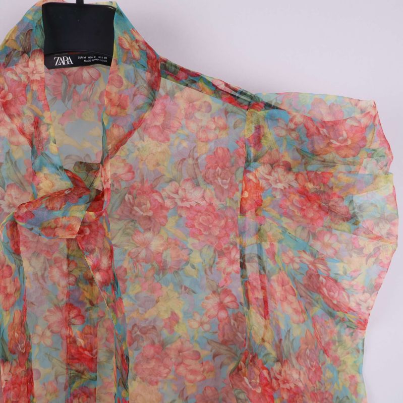 Detaljerad blommig mönstring