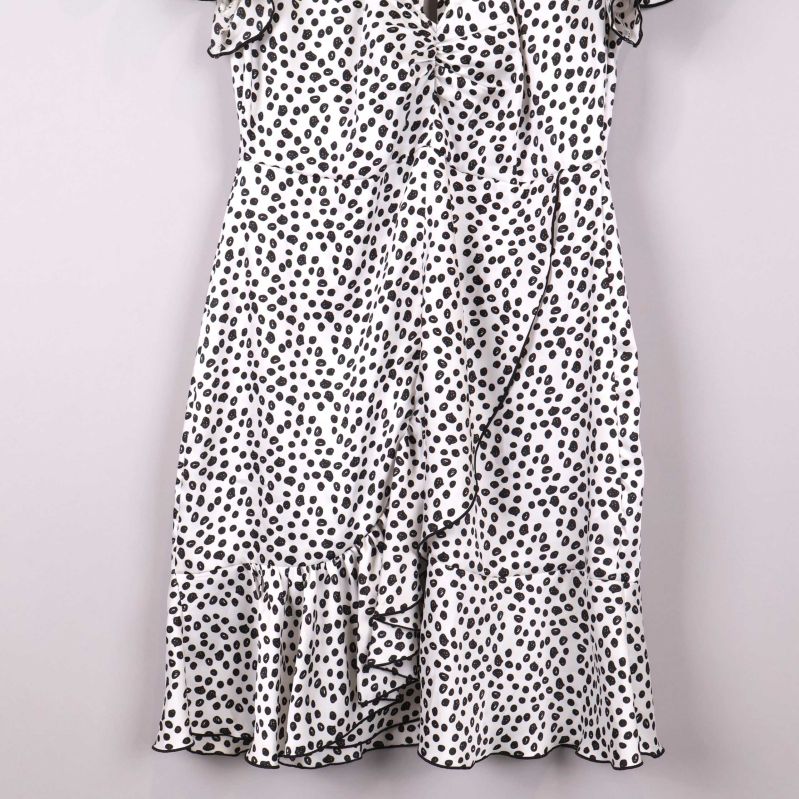 Volang och ärmdetaljer