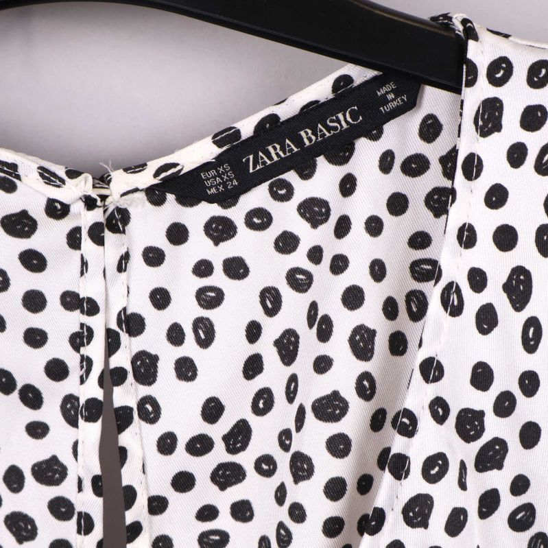 Nedre klänningdetaljer