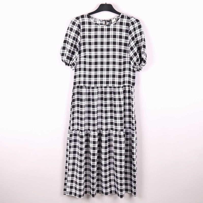 Framifrån av klänning