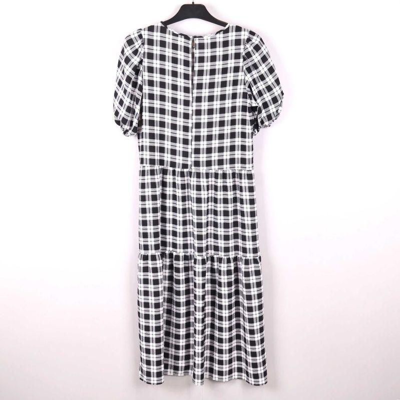 Bakifrån av klänning