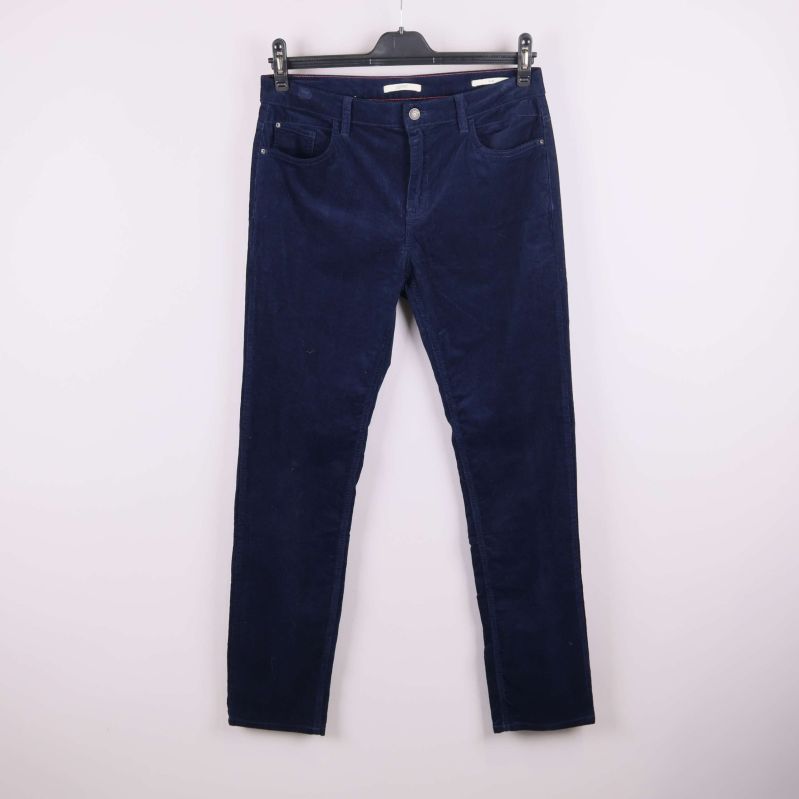 Blå manchesterbyxor sett framifrån 