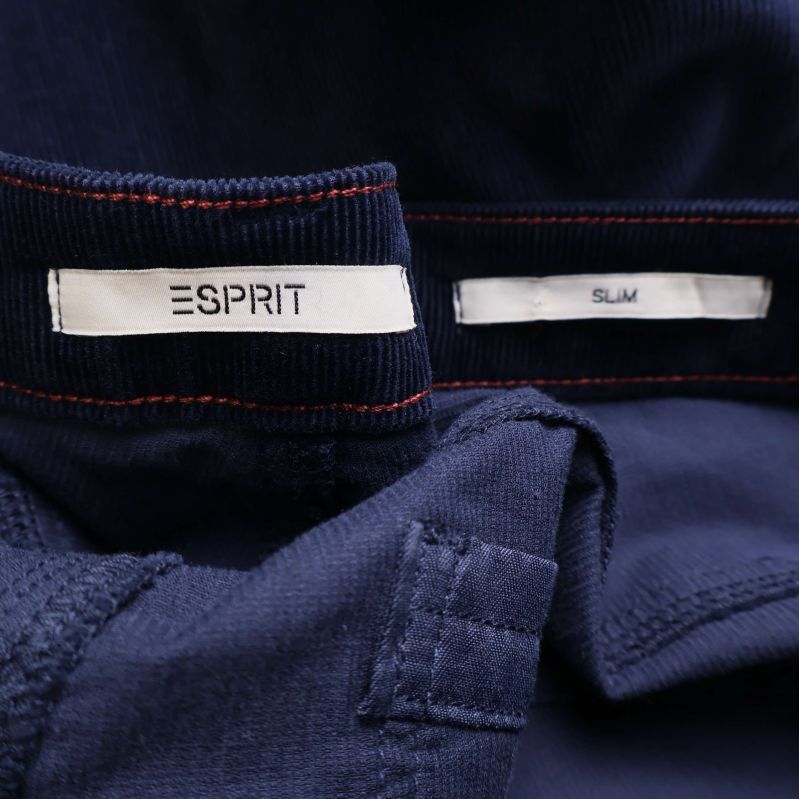 Esprit logga och slimetikett på insidan av midjan