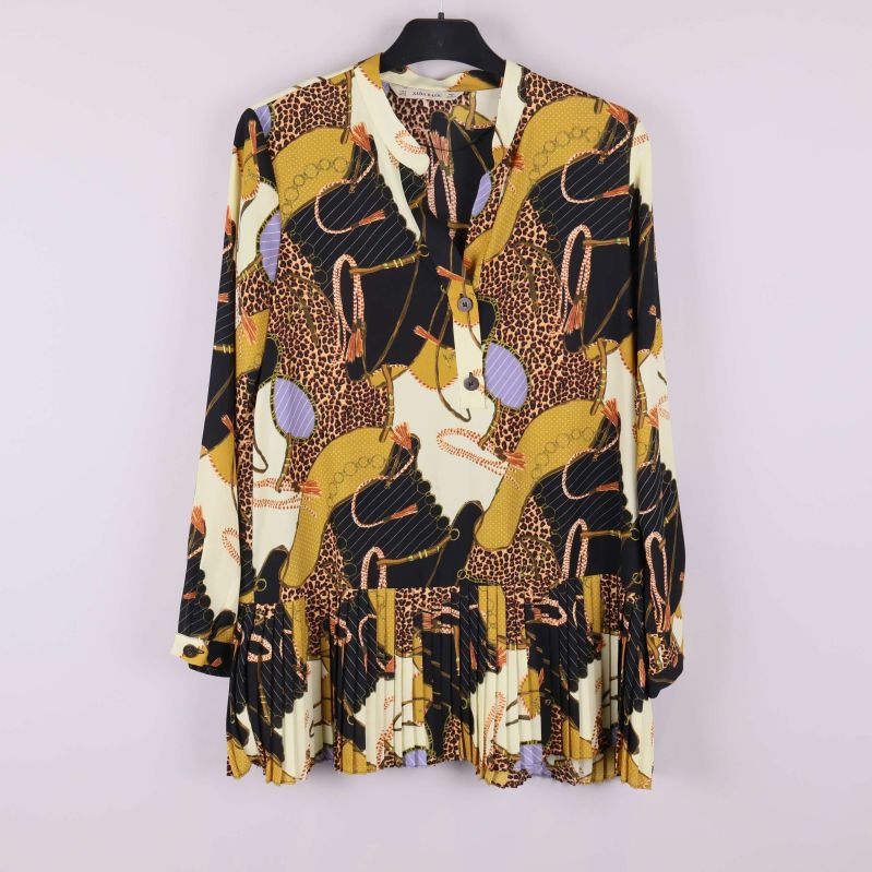 Tunika med grafiskt och djurmönster, framifrån på galge