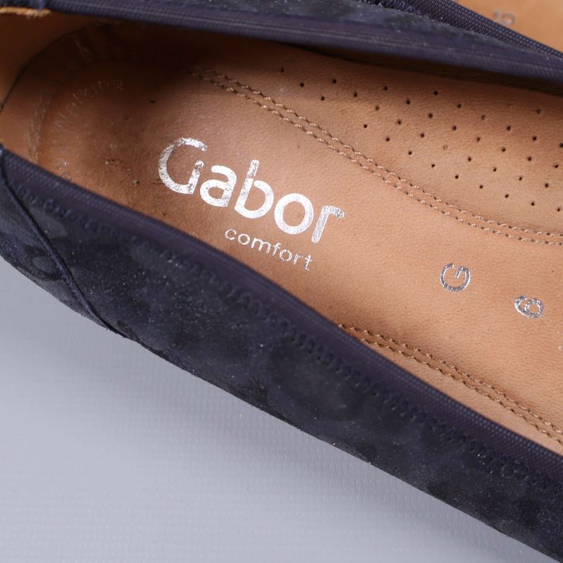 Närbild på innersulan där Gabor comfort syns