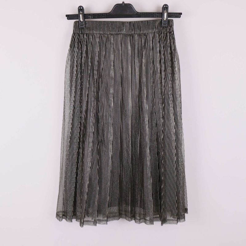 Plisserad kjol med metallicränder bakifrån