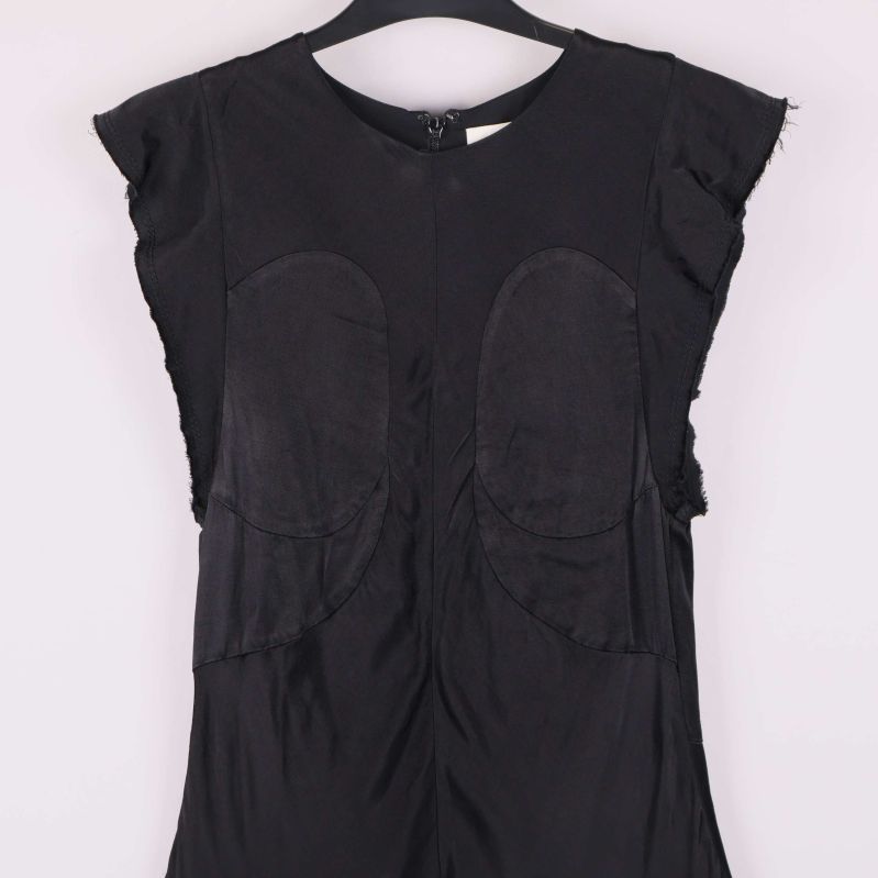 Närbild av framsidan med strukturdetaljer