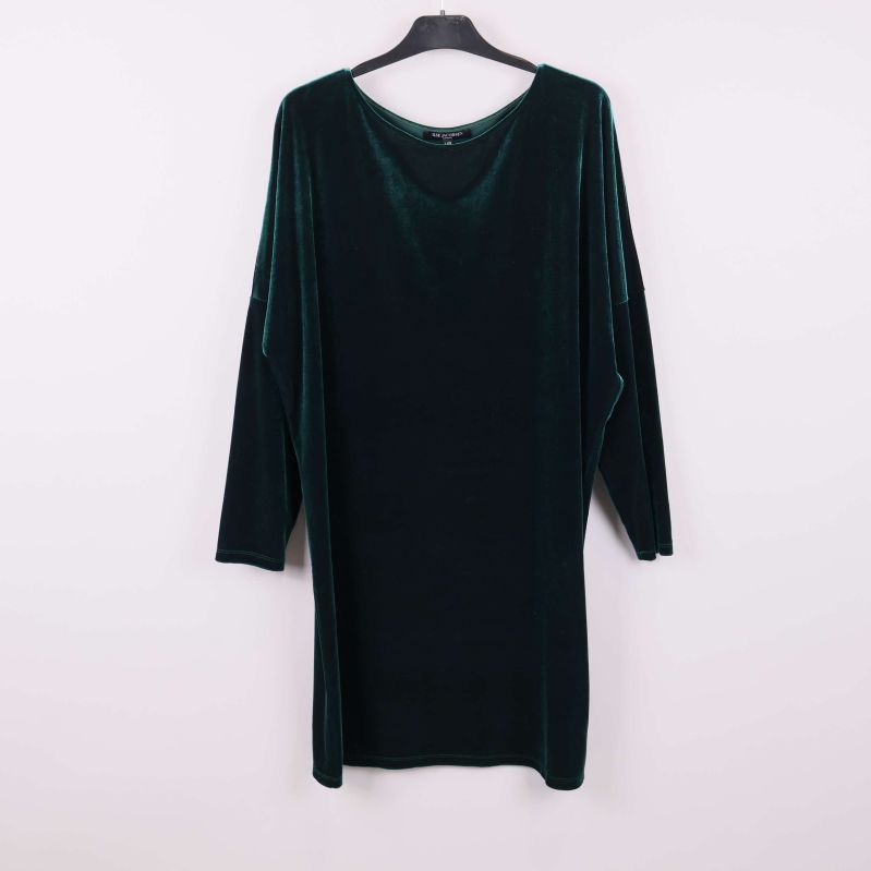 Grön velourklänning med lång ärm framifrån