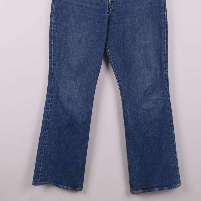 Bootcut jeansens ben med diskret tvättning