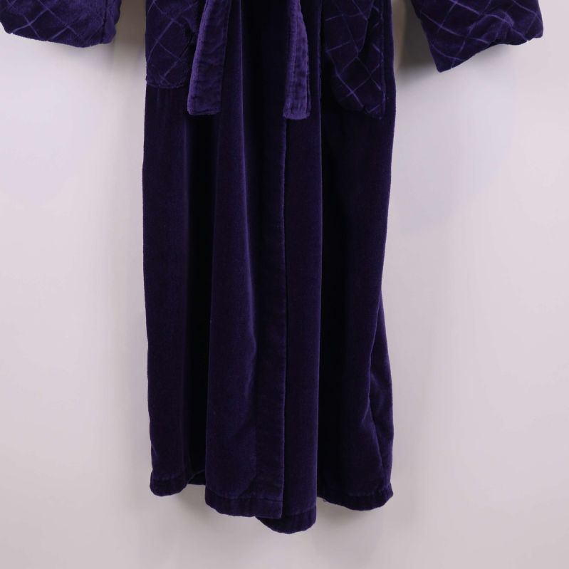 Nederdel av lila morgonrock i frottétyg