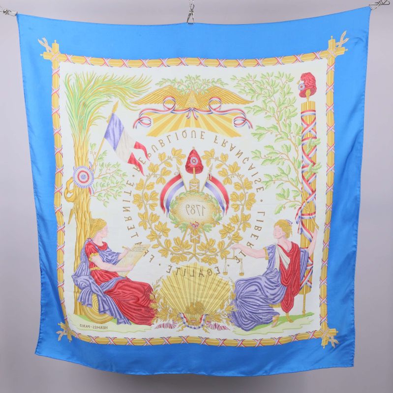 Scarf fotad bakifrån