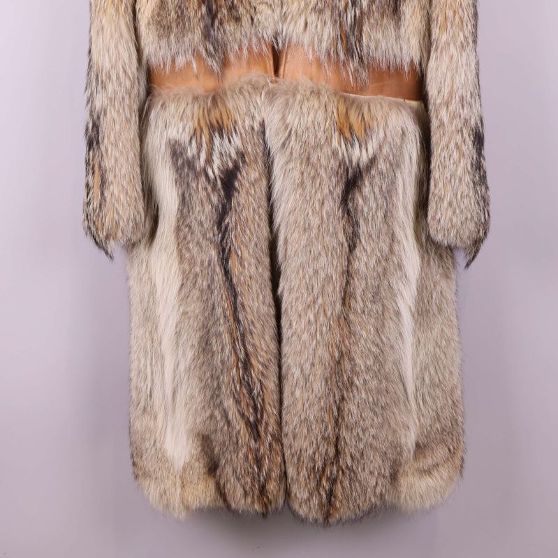 Nedre delen av lång rävpälskappa