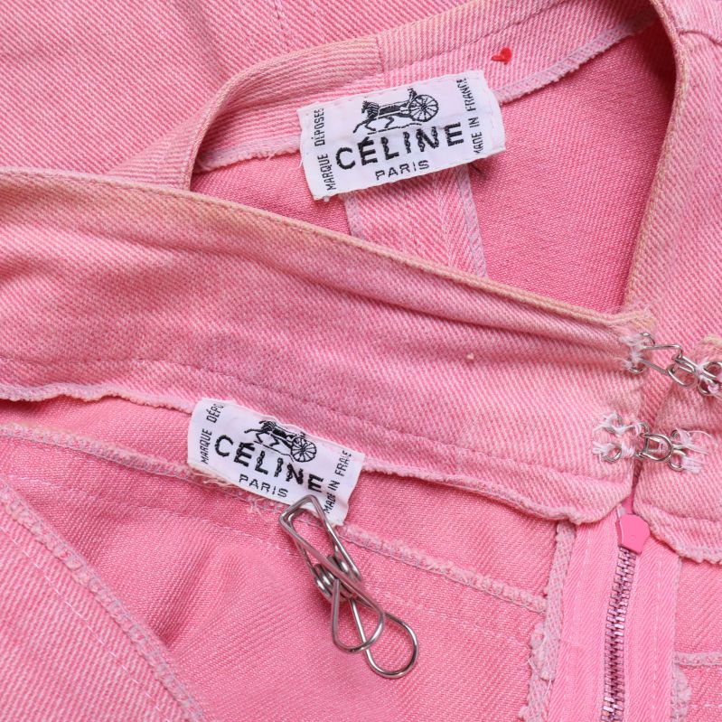 Närbild på märkesetikett med CÉLINE