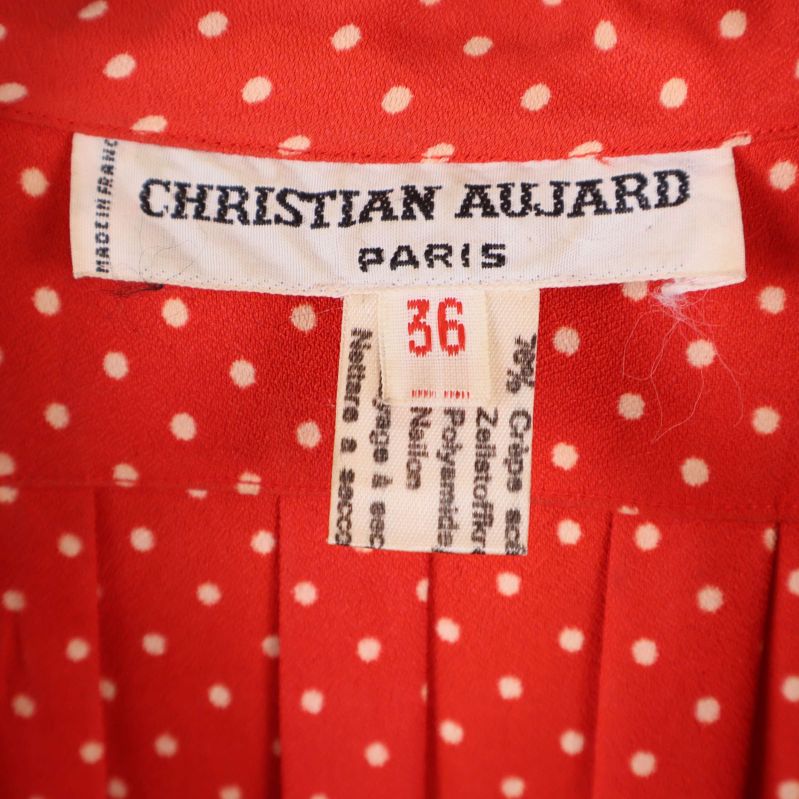 Närbild på etikett Christian Aujard Paris storlek 36
